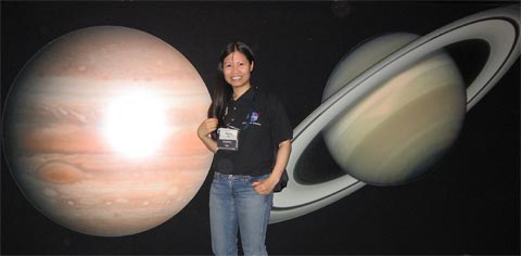 Picture 2 of Vietnamese-born female student explores Mars with NASA