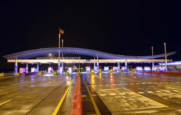 Picture 10 of View the most modern highways in Vietnam before the opening day