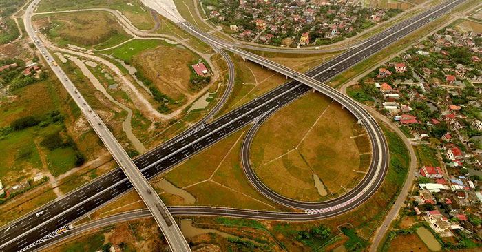 Picture 13 of View the most modern highways in Vietnam before the opening day