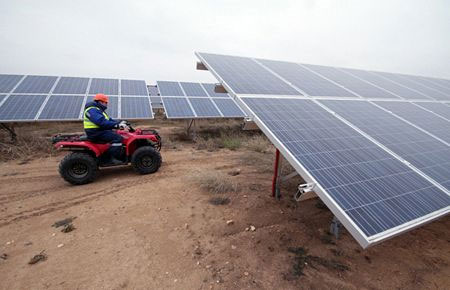 Picture 6 of Visit Europe's leading solar power plant