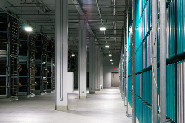 Picture 15 of Visit Facebook's data center, where the app tests over 2,000 phones at the same time
