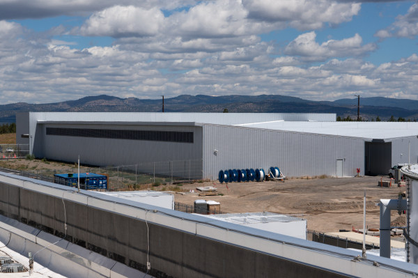 Picture 18 of Visit Facebook's data center, where the app tests over 2,000 phones at the same time