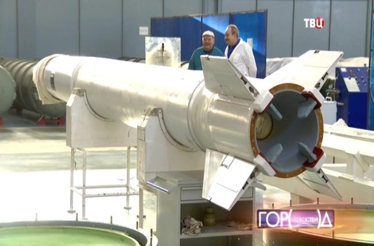 Picture 9 of Visit rocket manufacturing factory for S-300 Vietnam
