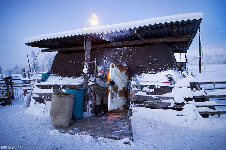 Picture 14 of Visit the village cold -71 degrees Celsius