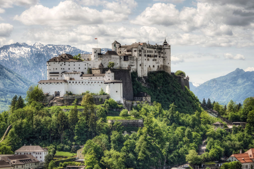 Picture 10 of Visit the world's most beautiful castles