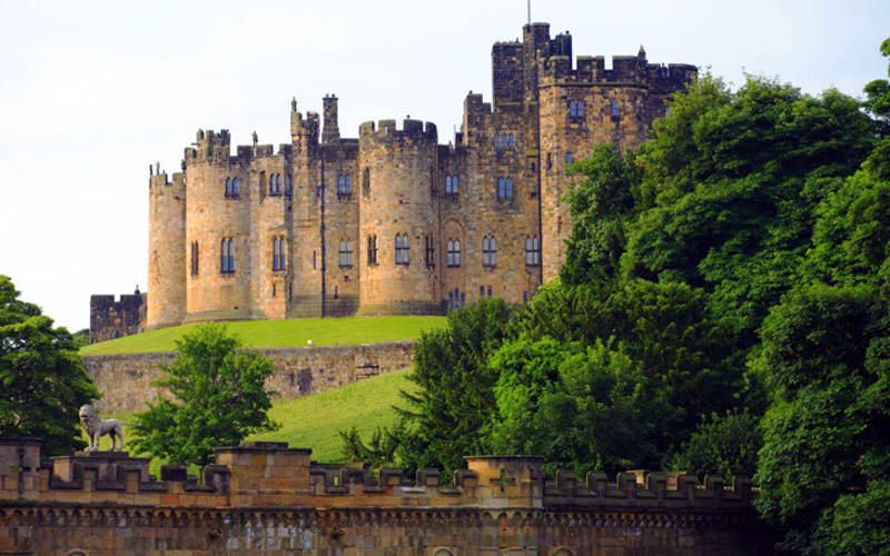 Picture 2 of Visit the world's most beautiful castles