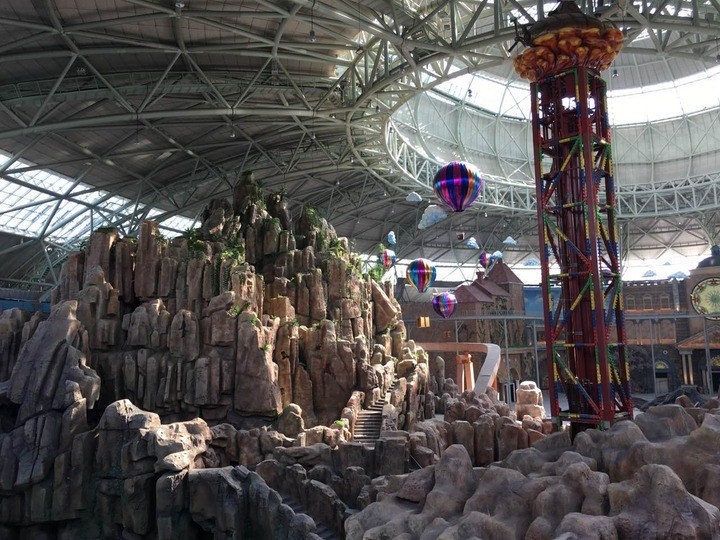 Picture 9 of Visiting the 27,000 billion park simulating alien spacecraft