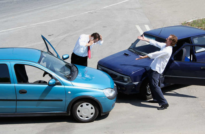 Picture 1 of Visual illusion: The culprit lurks causing a traffic accident