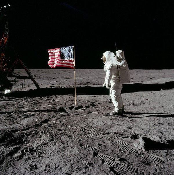 Picture 10 of Vivid images of space astronauts