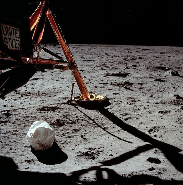 Picture 9 of Vivid images of space astronauts