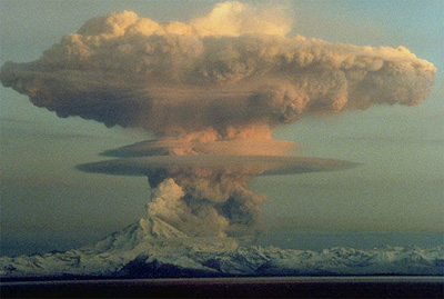 Picture 4 of Volcanic dust smoke like an atomic bomb