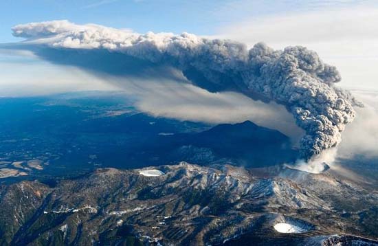 Picture 1 of Volcanic eruption in Japan