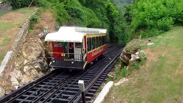Picture 35 of Want to know how people build mountain climbing tracks, look at these 13 impressive examples