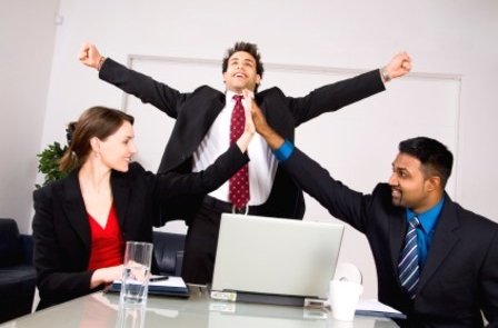 Picture 8 of Wanting employees to be loyal to them, bosses absolutely do not do the following 9 things