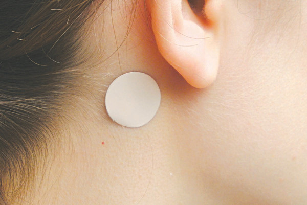 Picture 1 of Warning of motion sickness patches causing mental disorders for young children