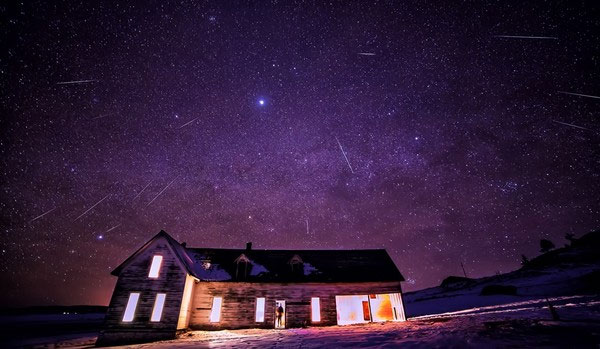 Picture 5 of Watch the biggest meteor shower of the year in December