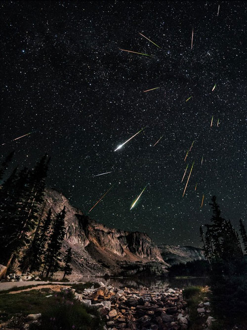 Picture 6 of Watch the biggest meteor shower of the year in December