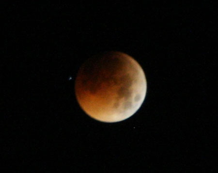 Picture 14 of Watch the Earth swallow the Moon in a record long Moon