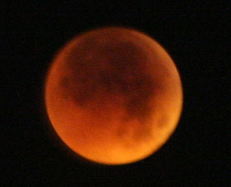 Picture 16 of Watch the Earth swallow the Moon in a record long Moon