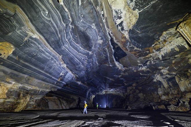 Picture 5 of Watch the giant virtual stalactites in Tien cave