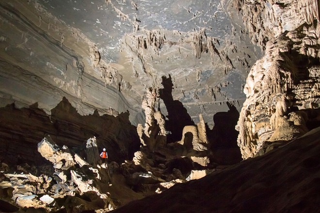 Picture 8 of Watch the giant virtual stalactites in Tien cave