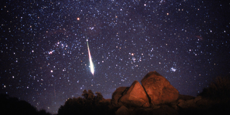 Picture 1 of Watching Leonids meteor shower at dawn on November 18