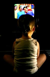Picture 1 of Watching TV helps children reduce pain