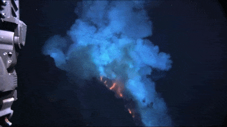 Picture 2 of Water can catch fire but why is there still volcanic eruption in the ocean?