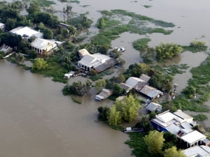 Picture 1 of WB helps Vietnam cope with urban flood risks