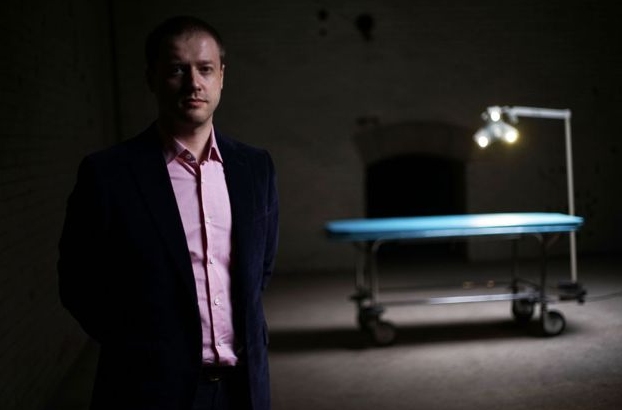 Picture 3 of We can live immortally for the next 30 years by uploading a brain into a robot