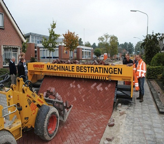Picture 3 of Weaving machine is brick