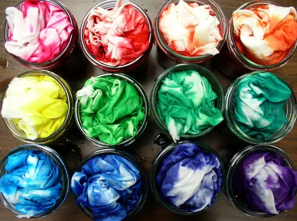 Picture 2 of What are the dangers of fabric dyeing water?