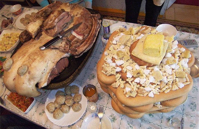 Picture 5 of What are the differences between rice tray and Lunar New Year holidays?