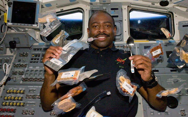 Picture 6 of What do astronauts eat out of space?