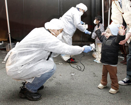 Picture 1 of What do people need to do to avoid the risk of radiation exposure?