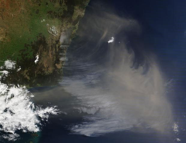 Picture 9 of What does dust storm on Earth look like from space?