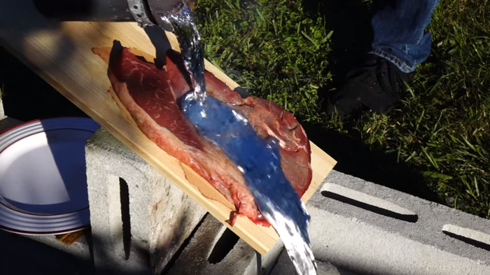 Picture 1 of What happens when skin is exposed to molten metal?