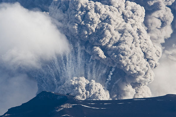 Picture 4 of What happens when volcanoes erupt under a glacier?