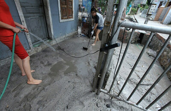 Picture 16 of What is left after the terrible mud flood over