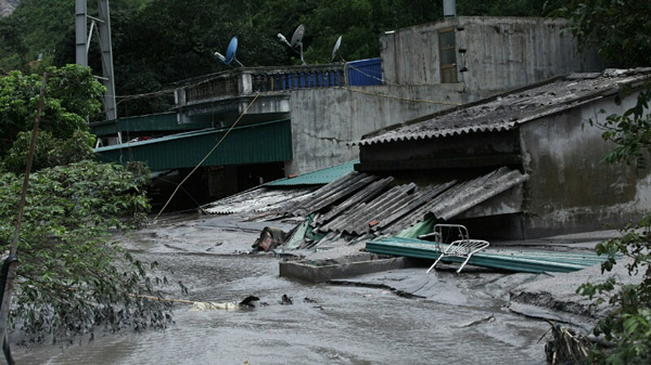 Picture 8 of What is left after the terrible mud flood over