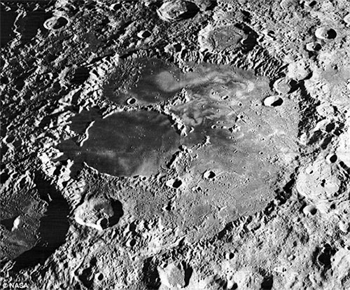 Picture 2 of What is the illusion of people on the Moon?