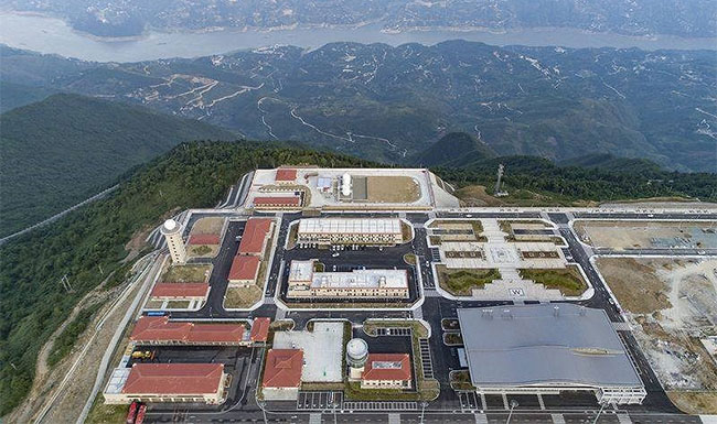Picture 4 of What is the special 1.770m 'in cloud' airport of China?