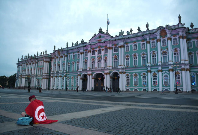 Picture 2 of What kind of sleep did England have when 11 o'clock on the Sun at St.  Petersburg has not yet dive?
