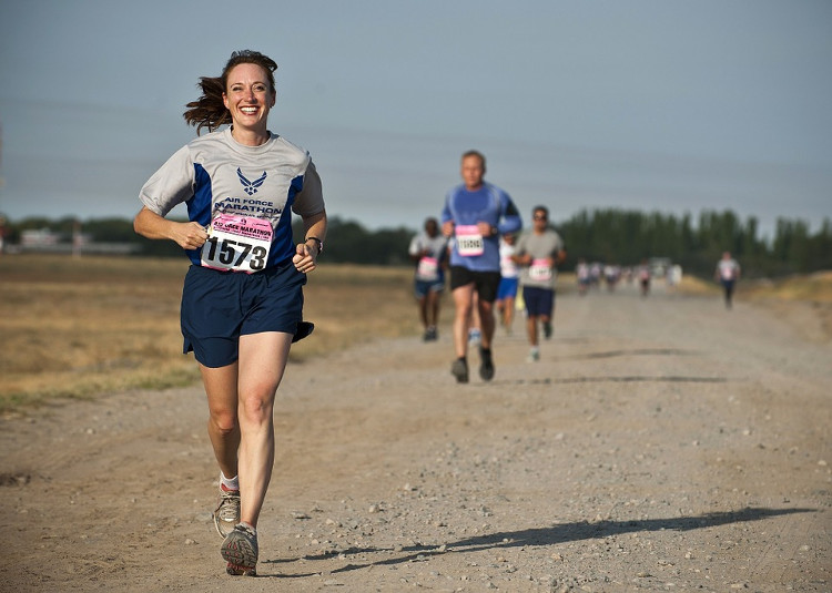Picture 2 of What makes men run faster than women?