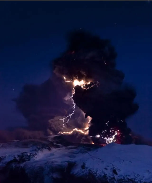 Picture 10 of What needs to go to the moon when there are so many 'miraculous things' on Earth?