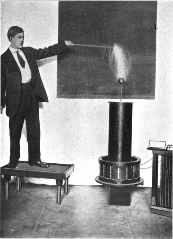 Picture 5 of What secrets hidden behind the device know this miraculous fire dance?