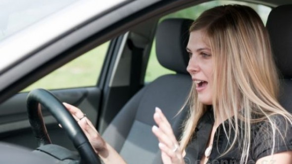 Picture 2 of What to do when a car loses its brakes or loses control?