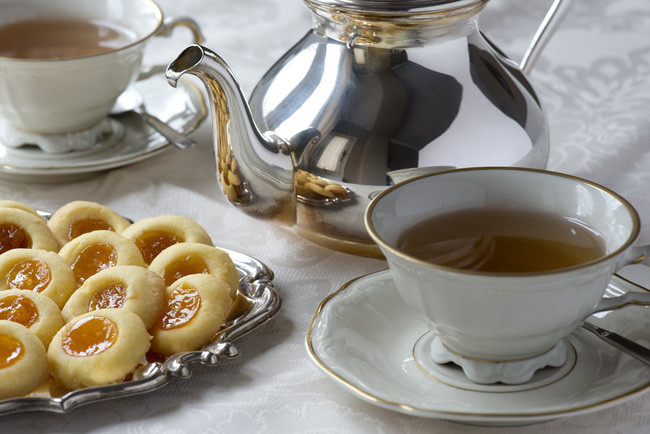 Picture 1 of What will the Queen's daily food have?