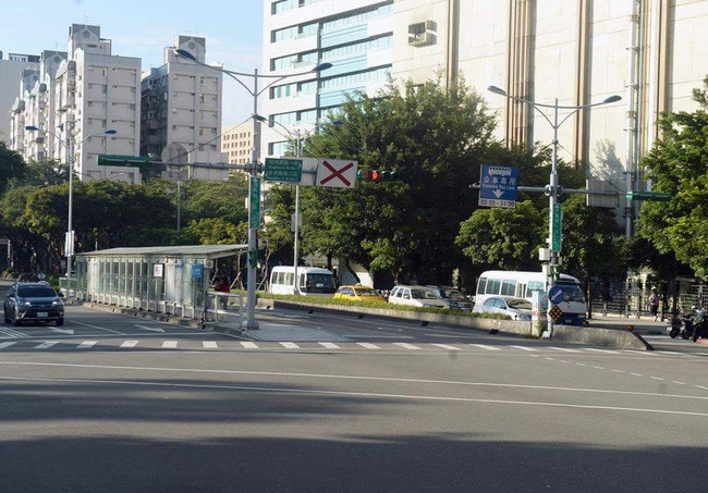 Picture 4 of What you don't know about BRT super fast bus systems around the world