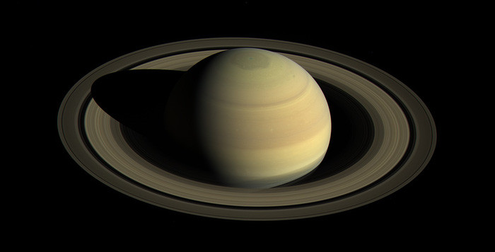 Picture 2 of What's interesting on Saturn?